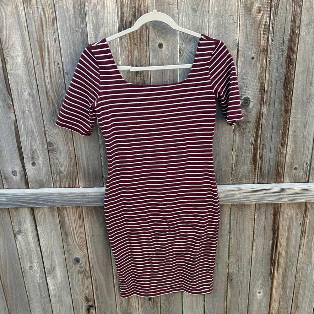 Popular Basics dress short sleeve mid length size medium